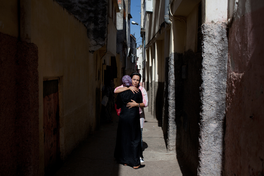 Najat Anwar, Présidente de l'association la mère d'une victime, dans la medina de Rabat.