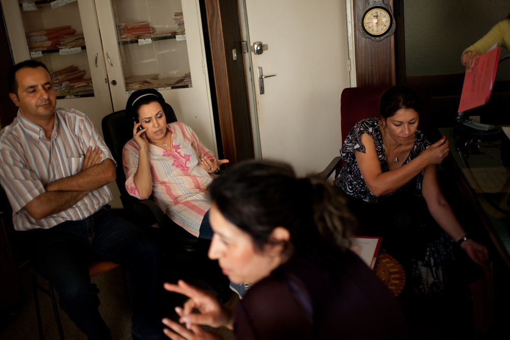 Rabat. Najat Anwar, Présidente de l'association avec des bénévoles et la mère d'une victime.