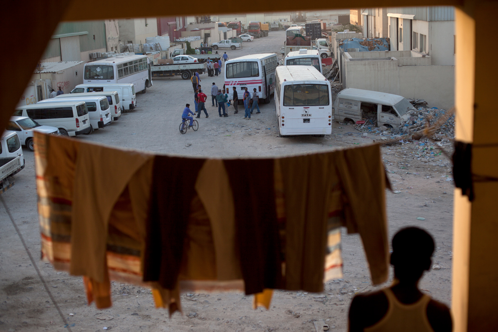 Quartier Industrial Area. De nombreux ouvriers vivent dans ces camps insalubres, aux portes de Doha.