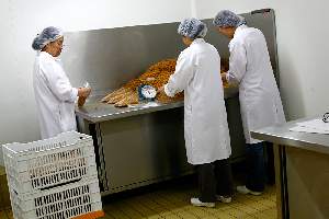 La recette de fabrication des saucisses et du porc sÃ©chÃ© Sing Quang Ying est bien gardÃ©e. La marque est aujourd'hui leader dans les grands magasins asiatiques de la rÃ©gion parisienne.