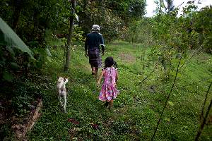 Tous dépendent du bon vouloir de leur famille pour se nourrir. Personne ne vient plus leur parler.