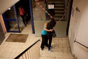 AprÃ¨s plusieurs jours de fugue, une jeune fille vient d'Ãªtre retrouvÃ©e.
Elle va devoir affronter ses parents. 
