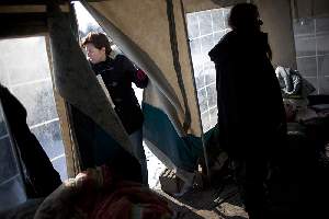 Toutes les preuves matÃ©rielles et liÃ©es Ã  l'environnement familial sont compilÃ©es et analysÃ©es par les policiers.