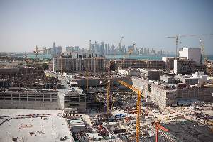 Au centre de Doha, un chantier titanesque de futurs complexes hÃ´teliers et de boutiques de luxe.