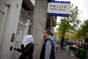 En tant que mineures, elles ne risquent qu'une garde Ã  vue de quelques heures.